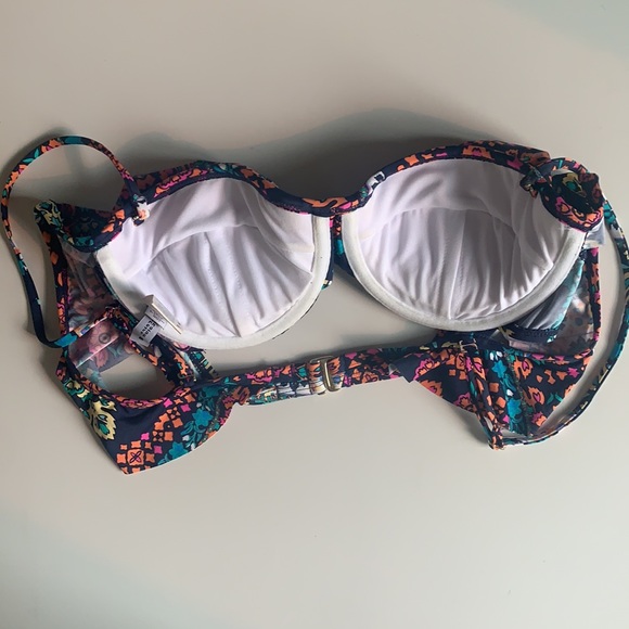 NWOT Design Lab Lord & Taylor Printed Bikini Top - Picture 3 of 4